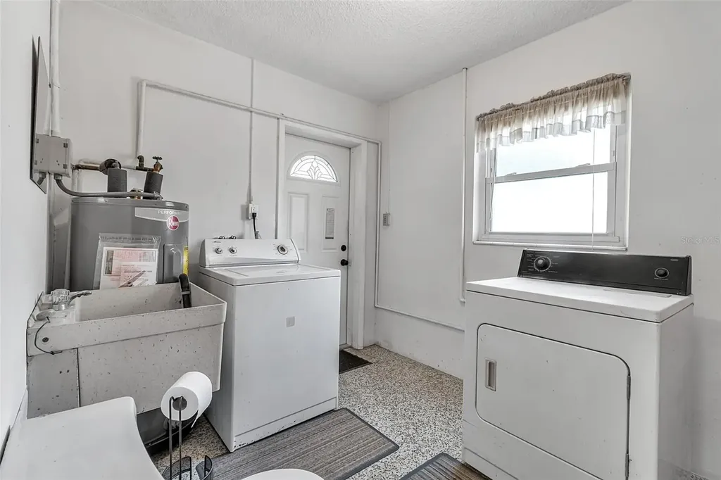 5803 24th Street W Bradenton FL 34207