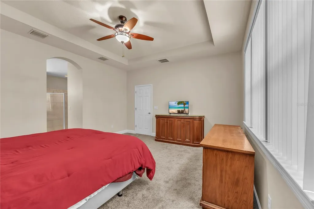 17433 New Cross Circle Lithia FL 33547