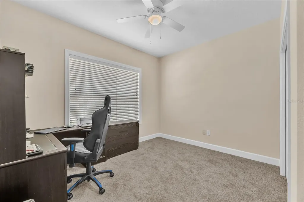 17433 New Cross Circle Lithia FL 33547