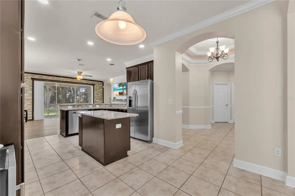 17433 New Cross Circle Lithia FL 33547