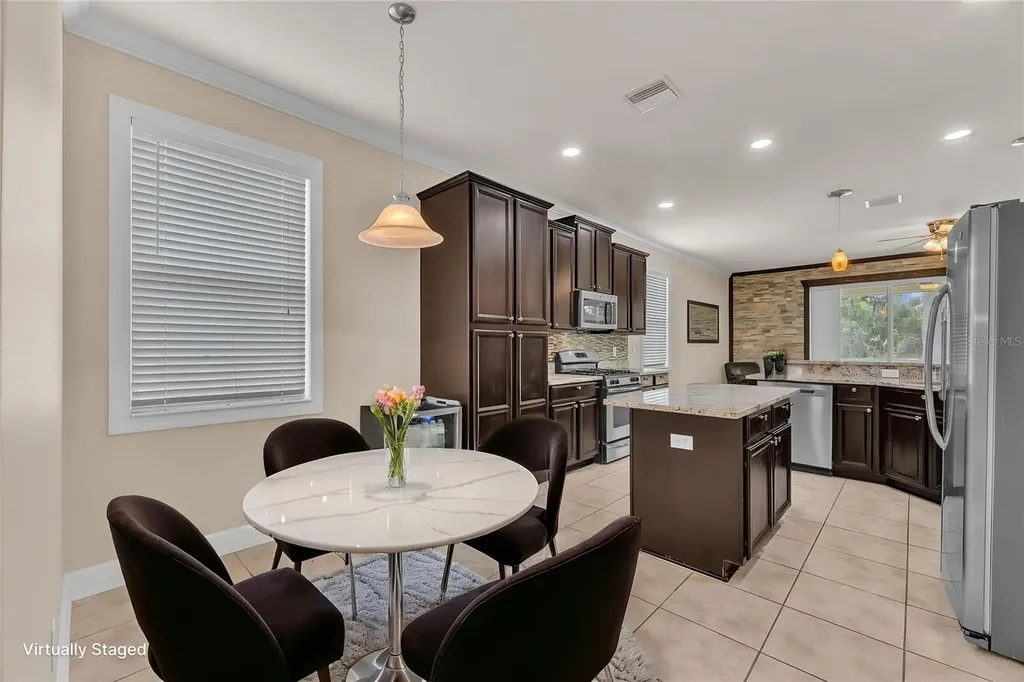 17433 New Cross Circle Lithia FL 33547