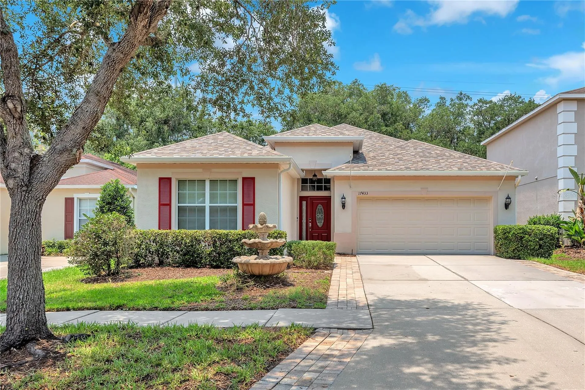 17433 New Cross Circle Lithia FL 33547