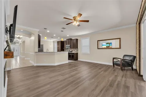 17433 New Cross Circle Lithia FL 33547