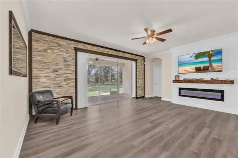 17433 New Cross Circle Lithia FL 33547