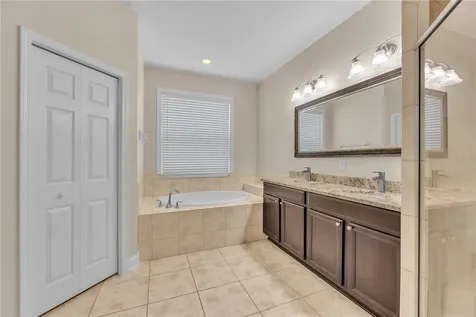 17433 New Cross Circle Lithia FL 33547
