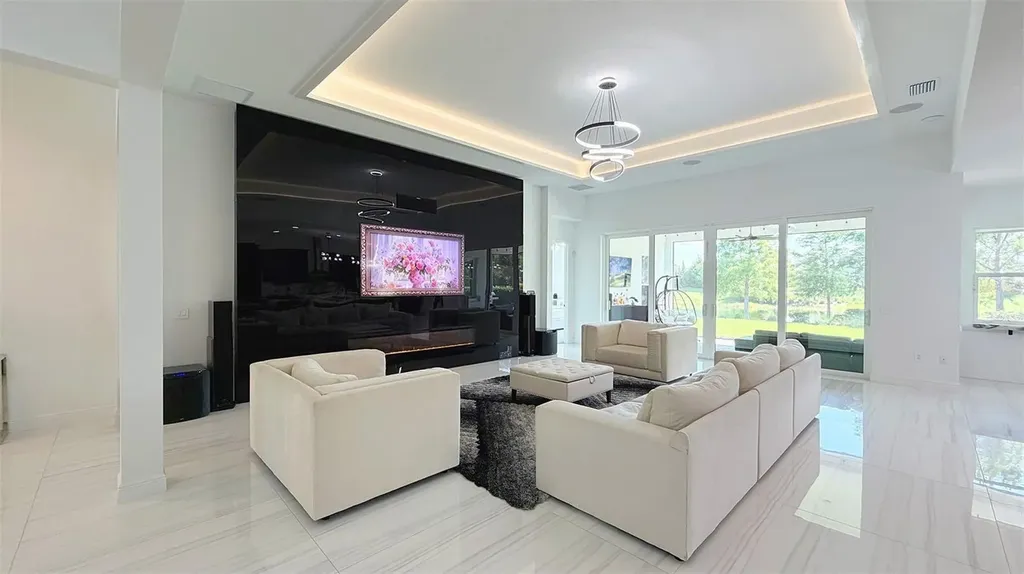 8294 Grande Shores Drive Sarasota FL 34240