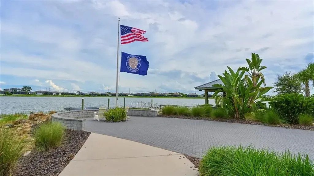 8294 Grande Shores Drive Sarasota FL 34240