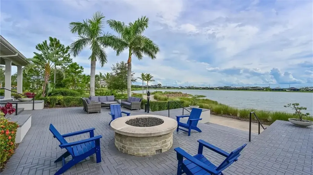 8294 Grande Shores Drive Sarasota FL 34240