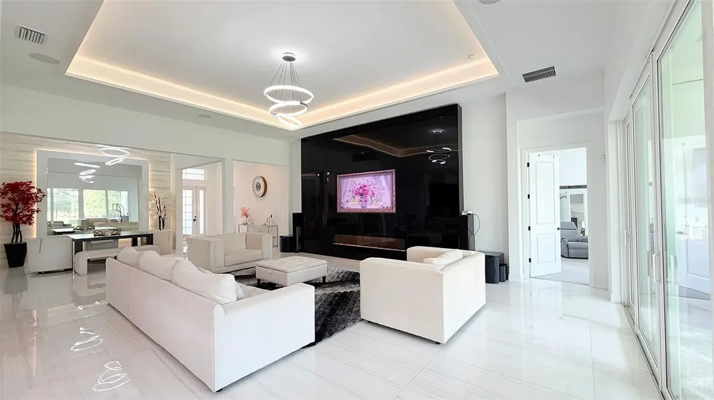 8294 Grande Shores Drive Sarasota FL 34240