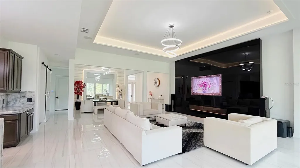 8294 Grande Shores Drive Sarasota FL 34240