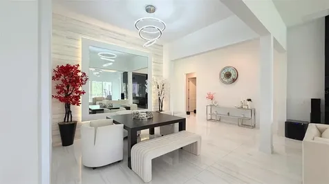 8294 Grande Shores Drive Sarasota FL 34240
