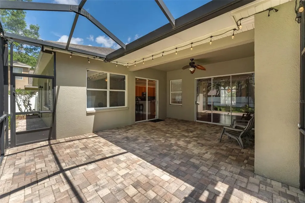 15211 Merlinglen Place Lithia FL 33547