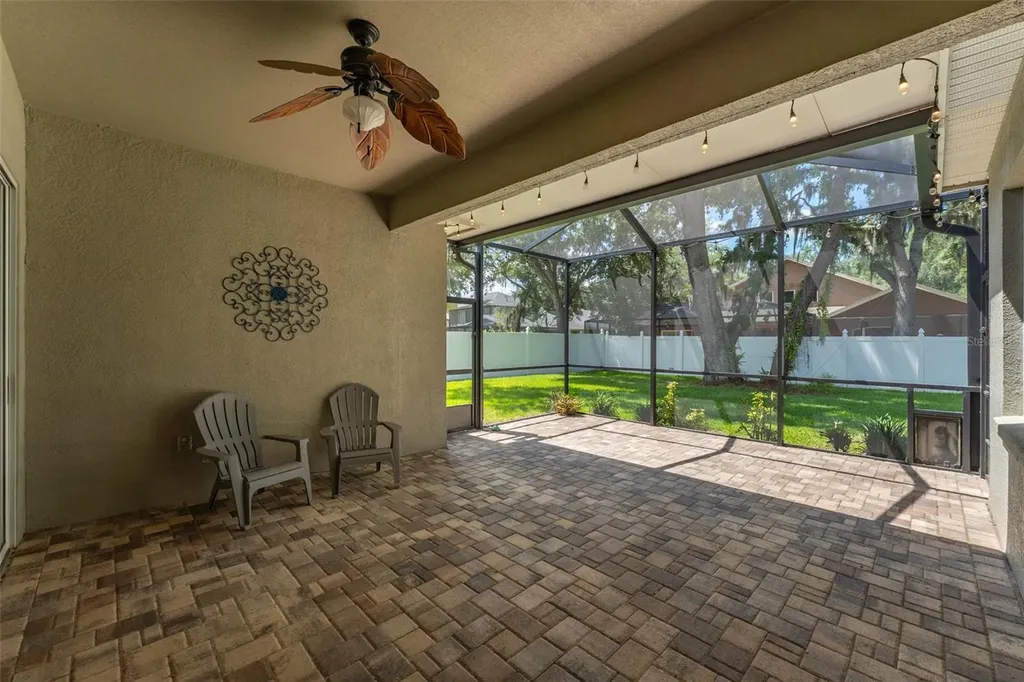 15211 Merlinglen Place Lithia FL 33547