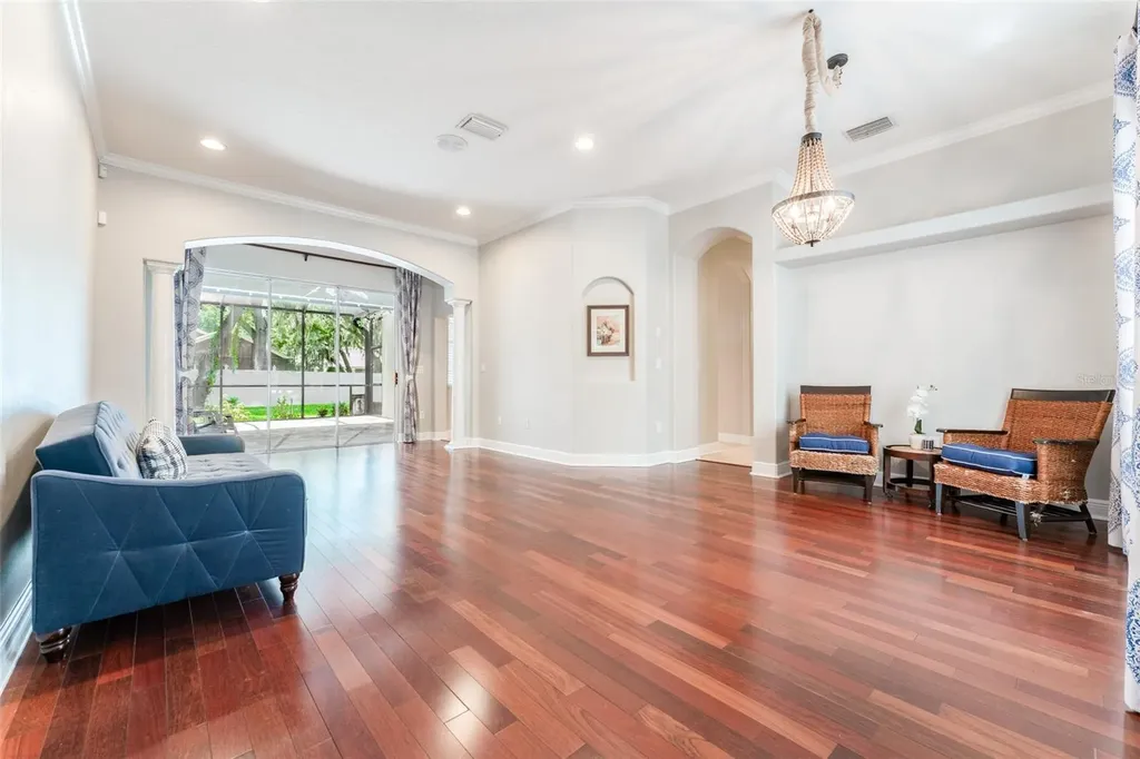 15211 Merlinglen Place Lithia FL 33547