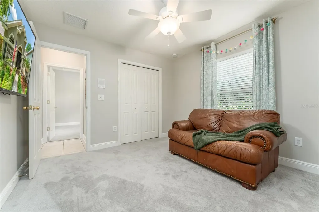 15211 Merlinglen Place Lithia FL 33547