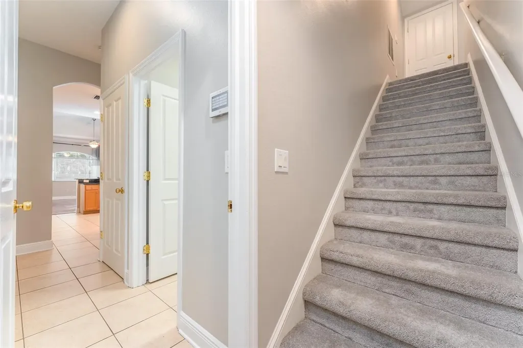 15211 Merlinglen Place Lithia FL 33547