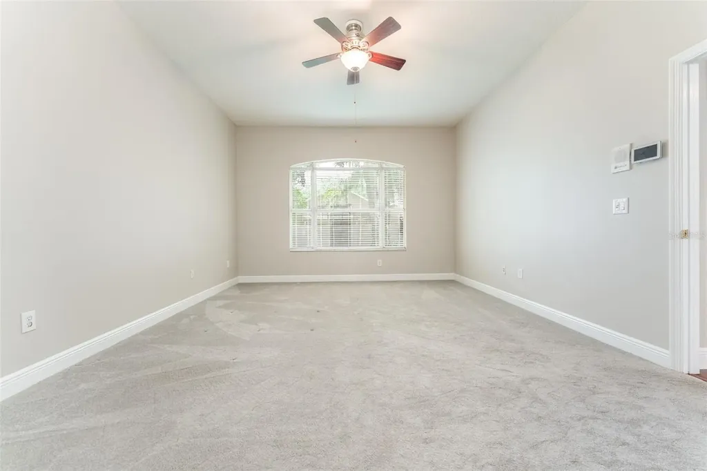 15211 Merlinglen Place Lithia FL 33547