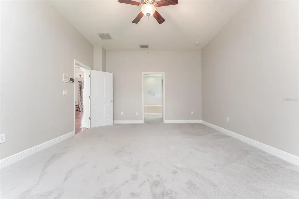 15211 Merlinglen Place Lithia FL 33547