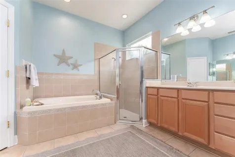 15211 Merlinglen Place Lithia FL 33547
