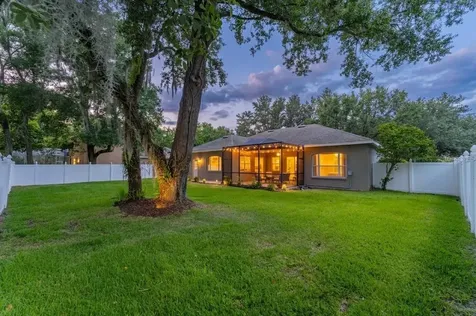 15211 Merlinglen Place Lithia FL 33547
