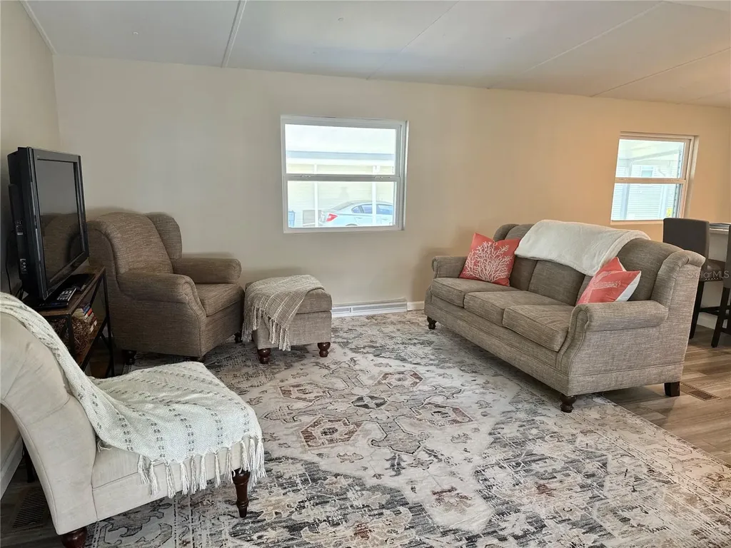 217 Mount Piney Avenue NE St Petersburg FL 33702
