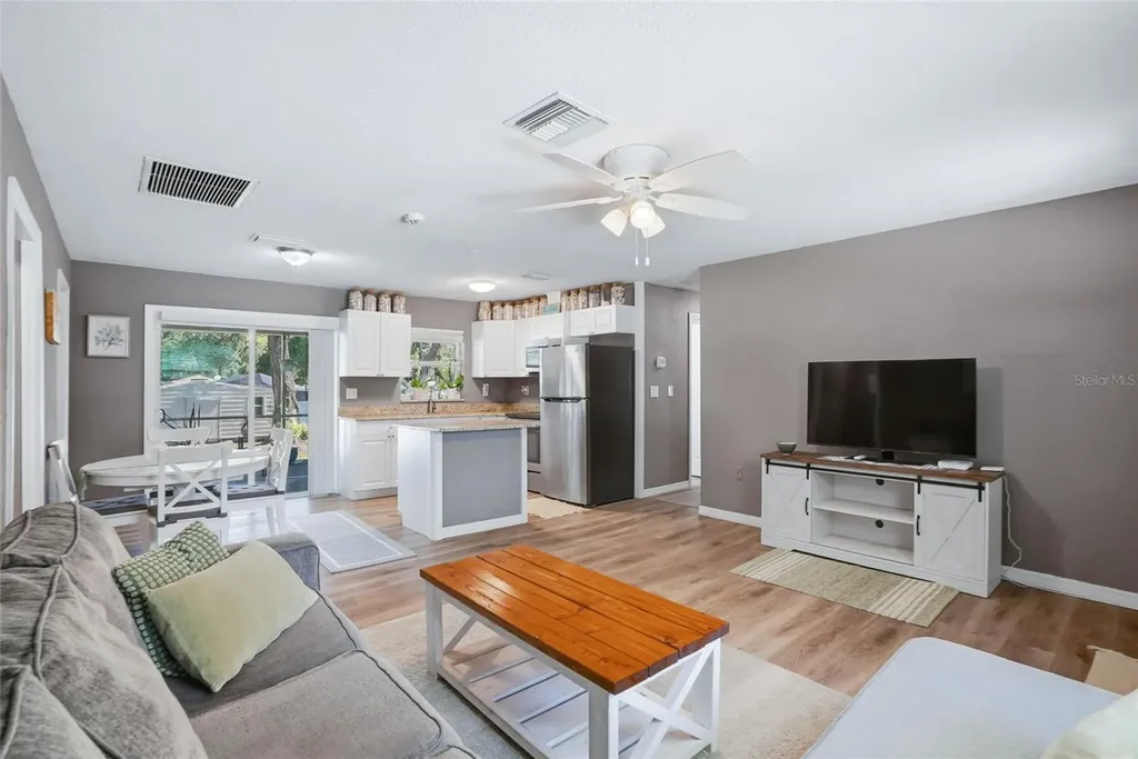 1512 E Hanna Avenue Tampa FL 33610