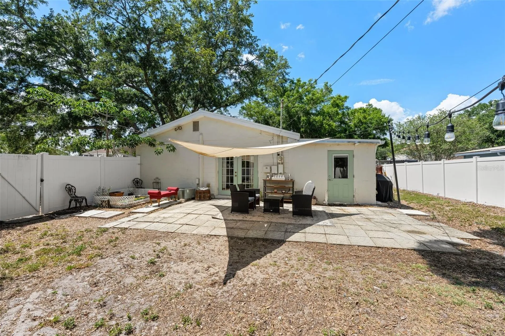 6737 Laurel Street N St Petersburg FL 33702