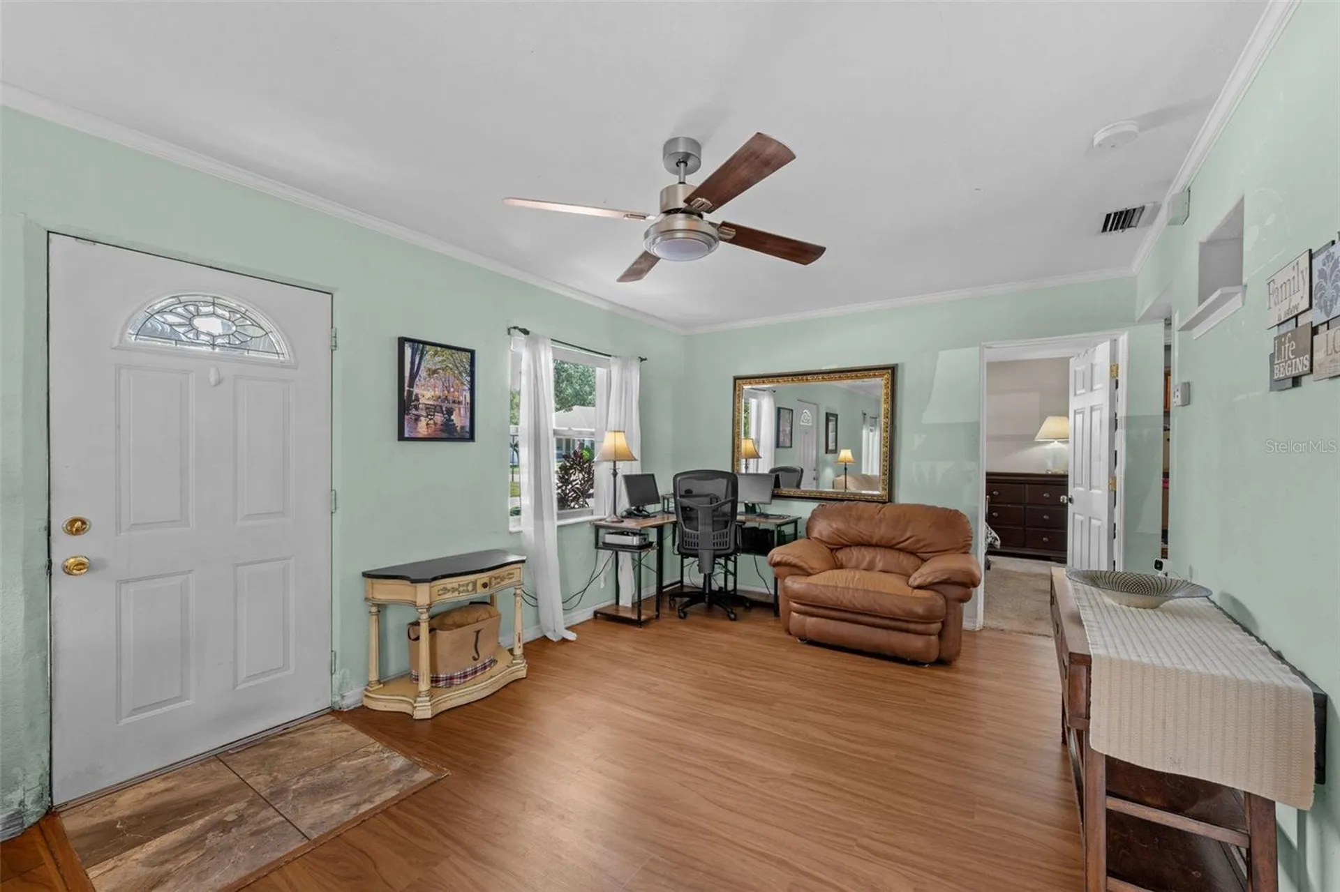 6737 Laurel Street N St Petersburg FL 33702