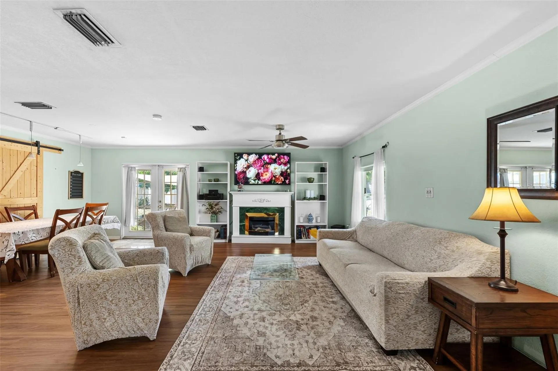 6737 Laurel Street N St Petersburg FL 33702