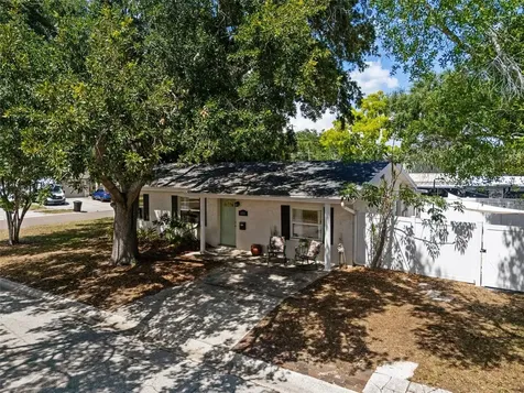 6737 Laurel Street N St Petersburg FL 33702