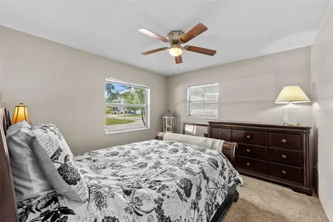 6737 Laurel Street N St Petersburg FL 33702