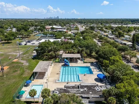 6737 Laurel Street N St Petersburg FL 33702