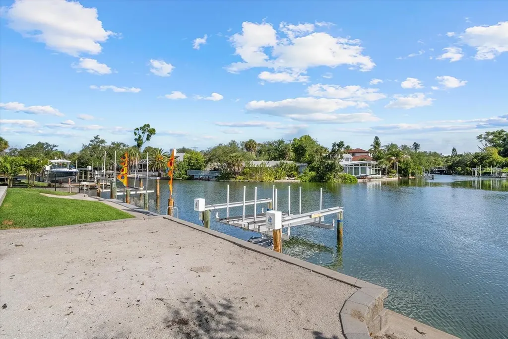 813 Idlewild Way Sarasota FL 34242
