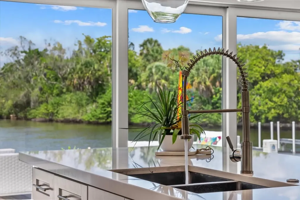813 Idlewild Way Sarasota FL 34242