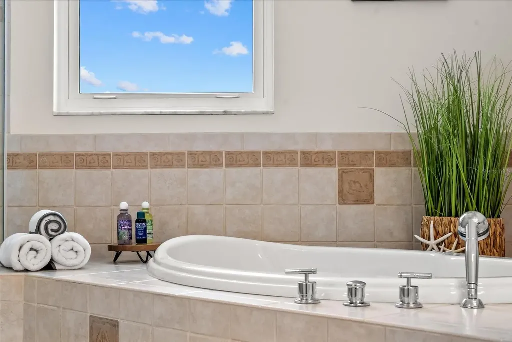 813 Idlewild Way Sarasota FL 34242
