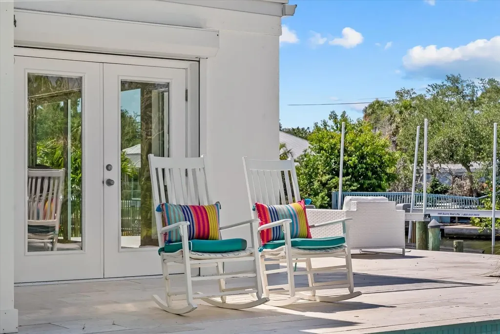 813 Idlewild Way Sarasota FL 34242