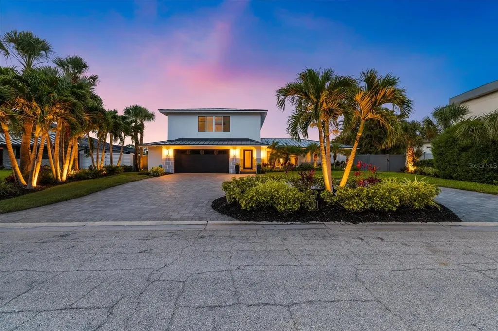 813 Idlewild Way Sarasota FL 34242