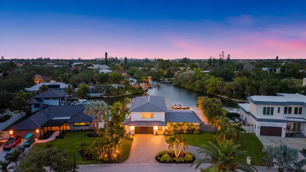 813 Idlewild Way Sarasota FL 34242