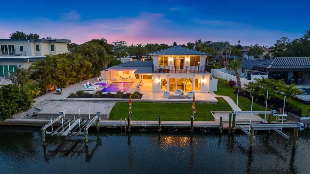 813 Idlewild Way Sarasota FL 34242