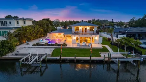 813 Idlewild Way Sarasota FL 34242