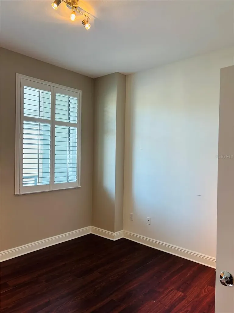 800 N Tamiami Trail Sarasota FL 34236