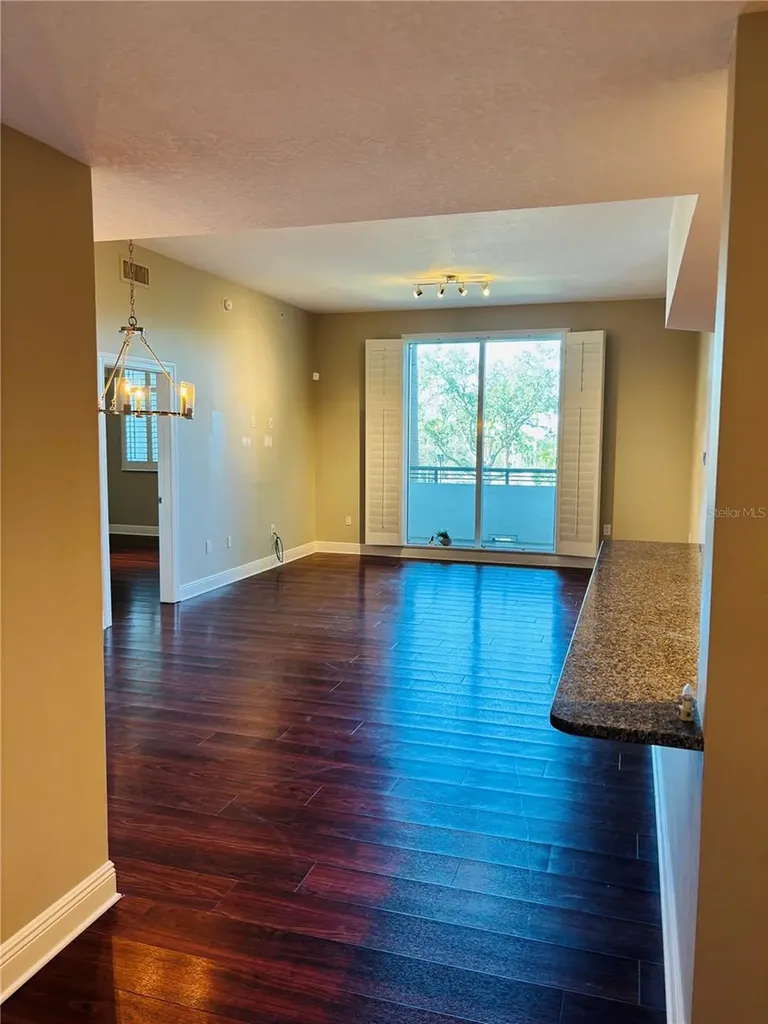 800 N Tamiami Trail Sarasota FL 34236