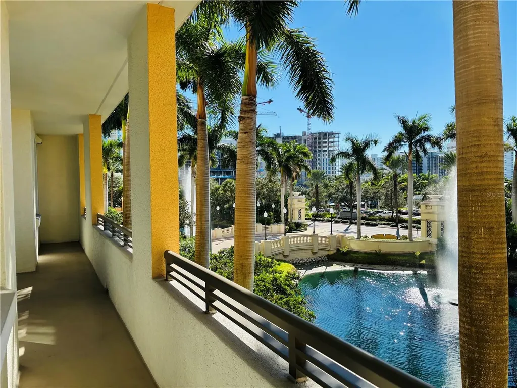 800 N Tamiami Trail Sarasota FL 34236