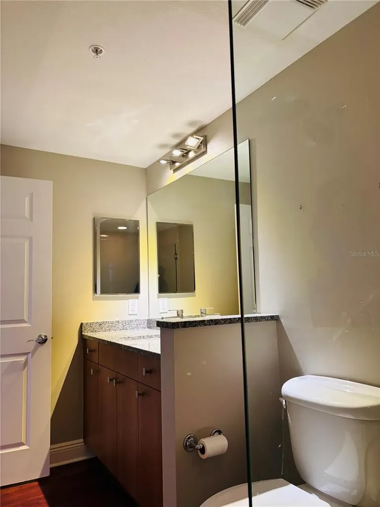 800 N Tamiami Trail Sarasota FL 34236