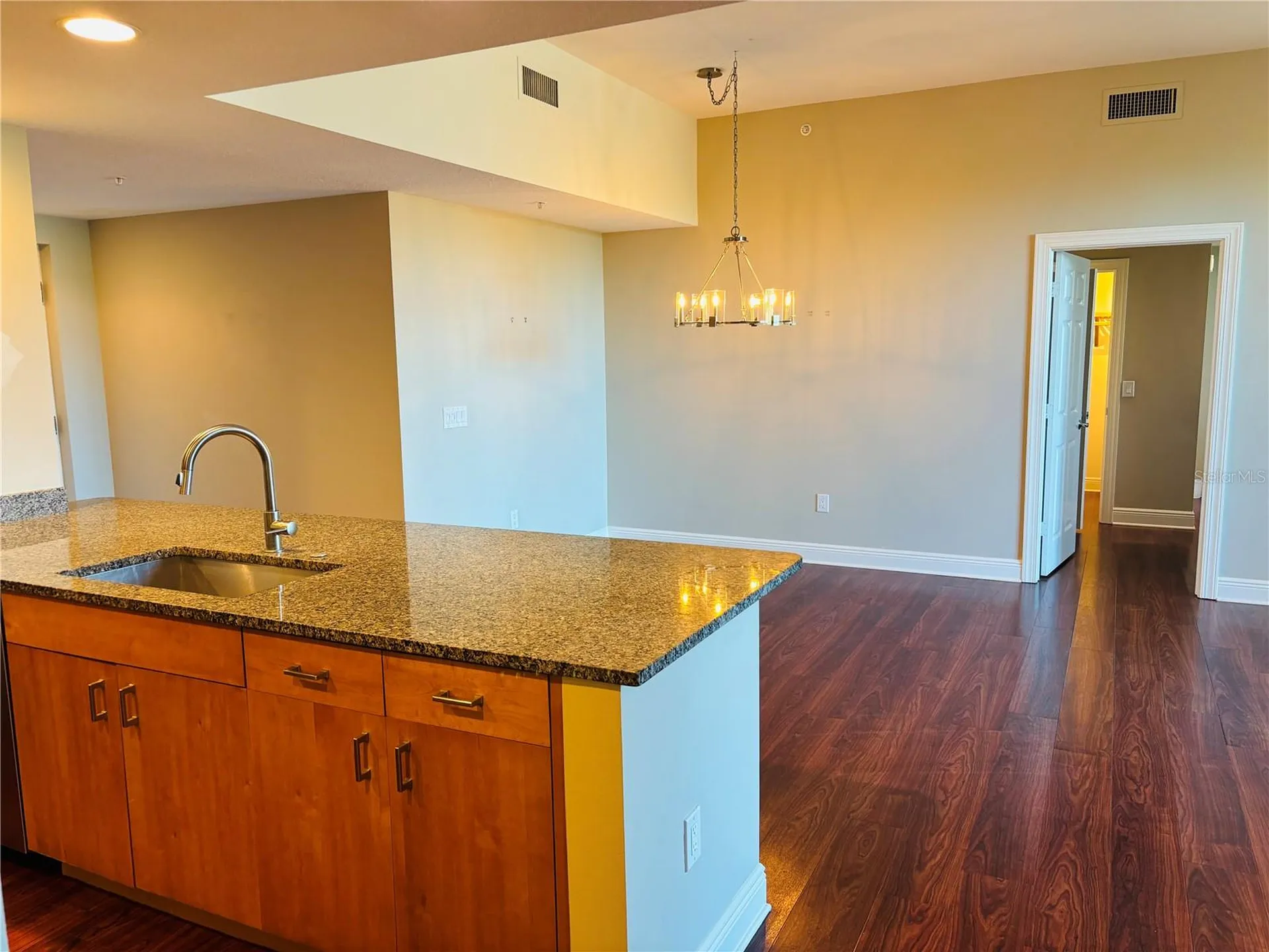 800 N Tamiami Trail Sarasota FL 34236