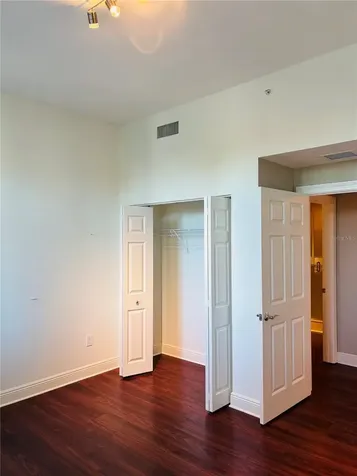 800 N Tamiami Trail Sarasota FL 34236