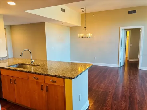 800 N Tamiami Trail Sarasota FL 34236