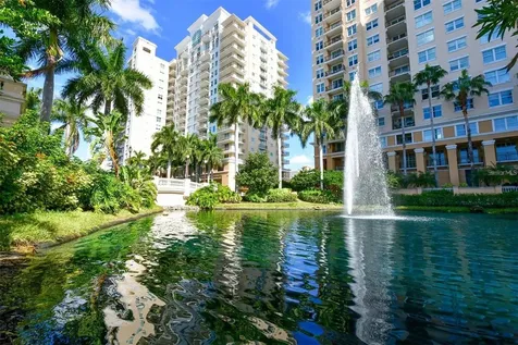 800 N Tamiami Trail Sarasota FL 34236
