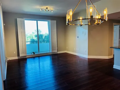 800 N Tamiami Trail Sarasota FL 34236