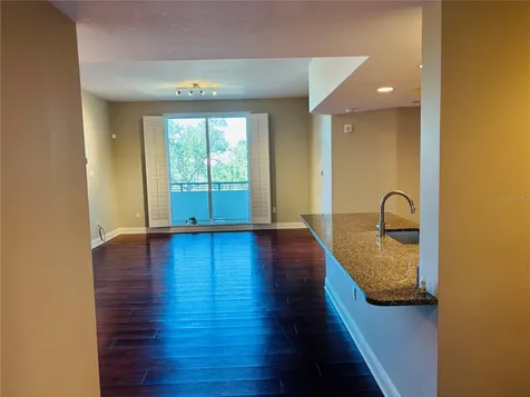 800 N Tamiami Trail Sarasota FL 34236